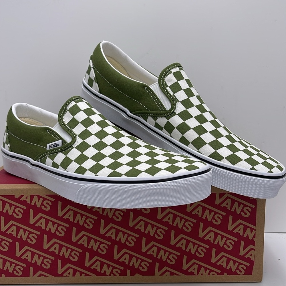 Vans Men’s Classic Slip-On Color Theory Checkerboard
VN000D03CIB
Sneakers - Picture 4 of 16